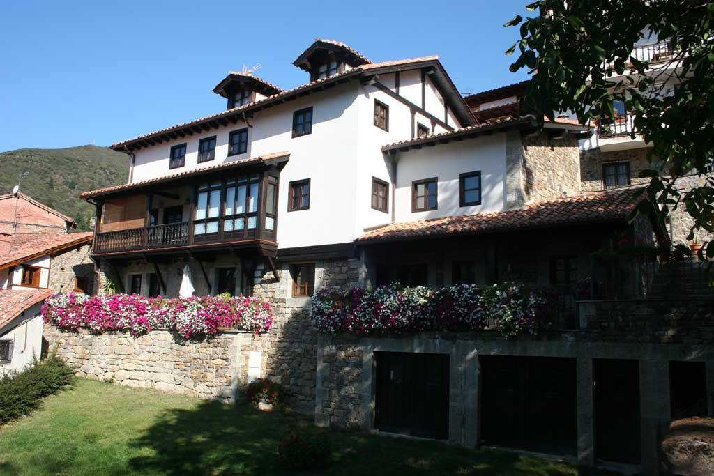 Apartamentos Casa De La Abuela Potes Luaran gambar